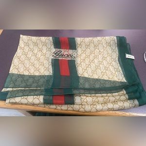 Pre-Owned GUCCI Shawl